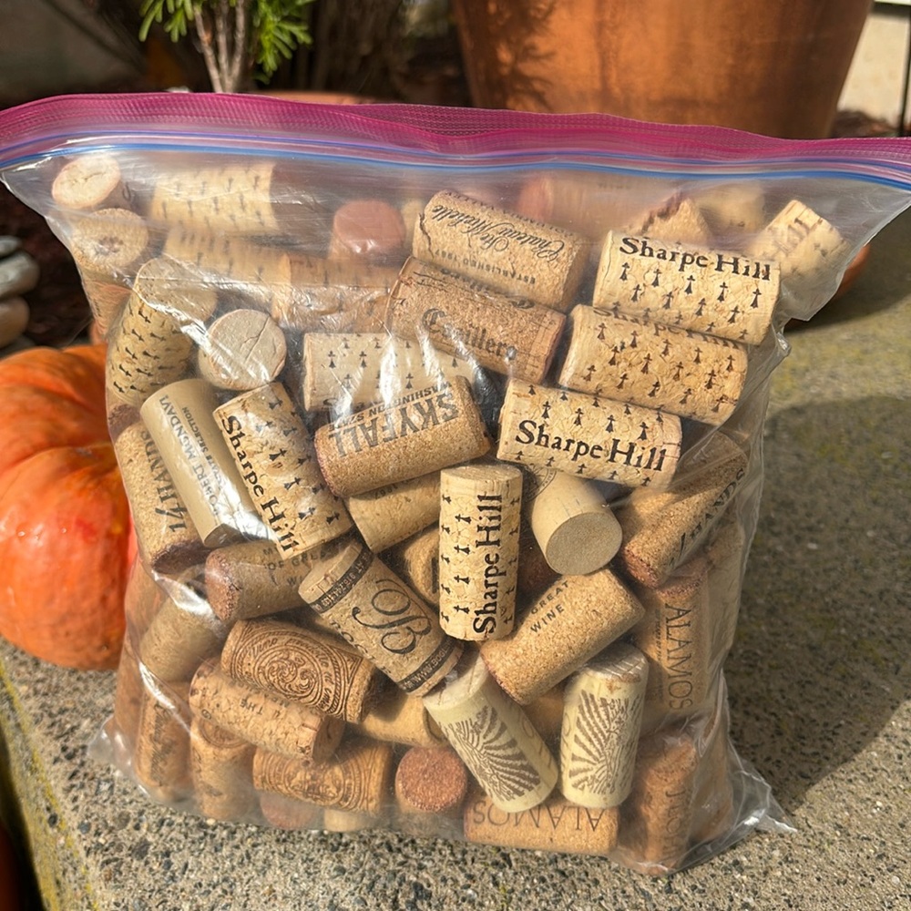 2 Large bags of CORKS Large Ziplock bags - Picture 3 of 4
